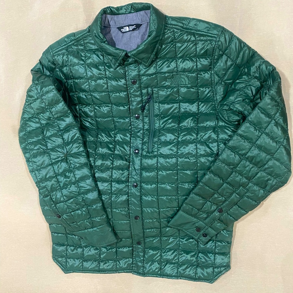 COPY - The North Face Men’s Medium Green snap button down ThermoBall Eco
